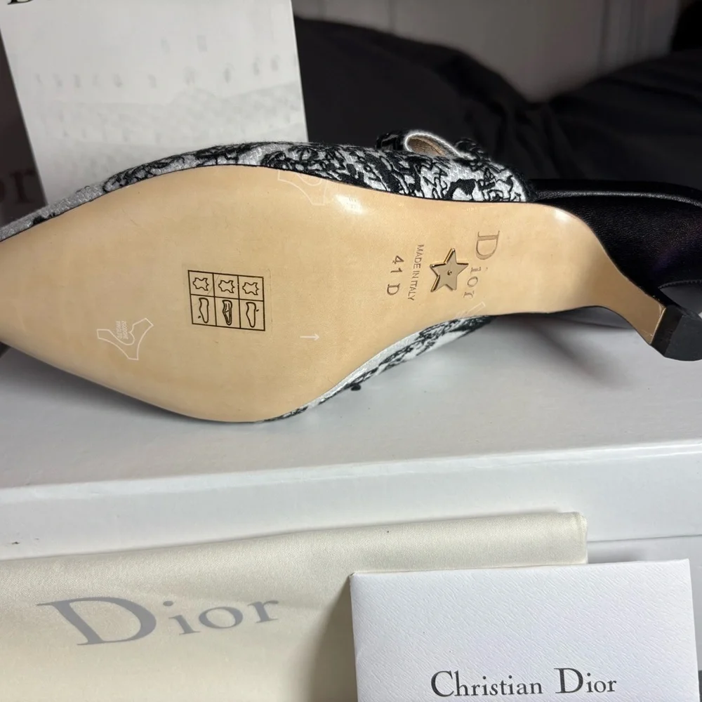 Dior Women's Monochrome Patterned Heels - Picture 4 of 10